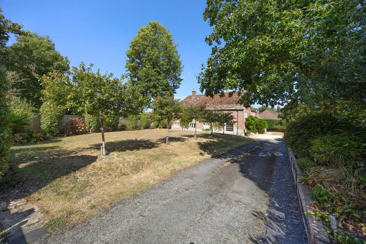 Court Lane, Bratton, BA13, photo 41
