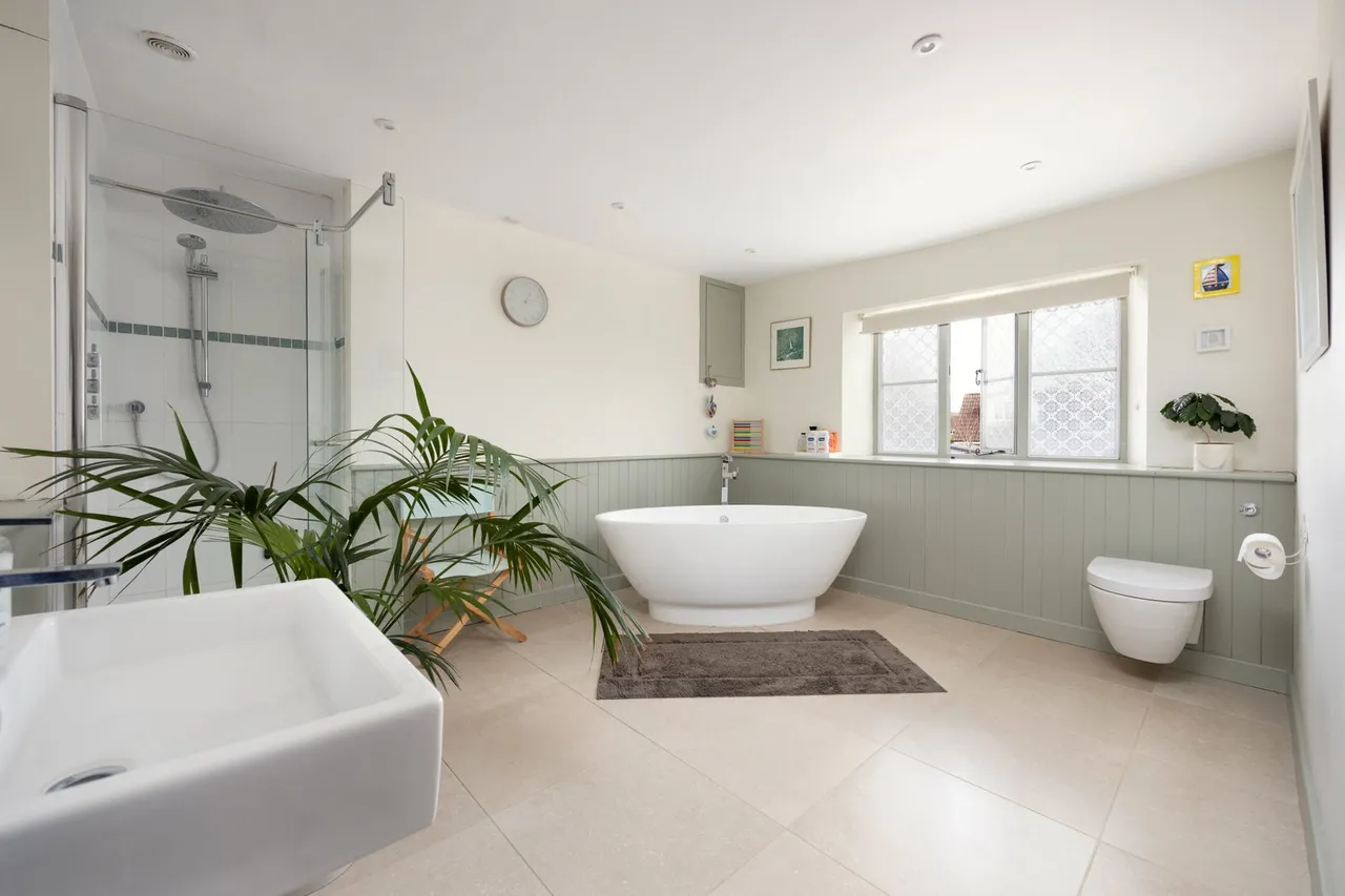 Court Lane, Bratton, BA13, photo 33