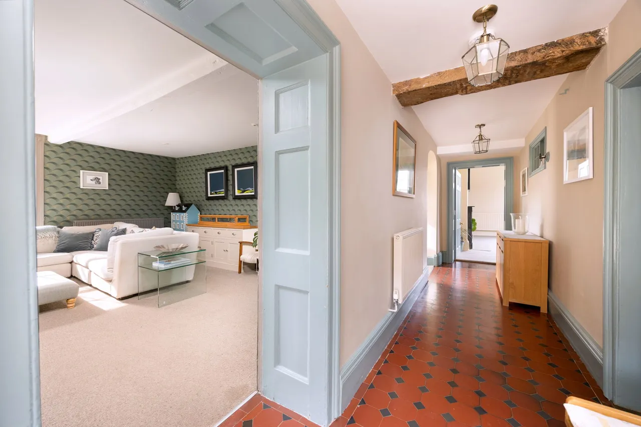 Court Lane, Bratton, BA13, photo 5