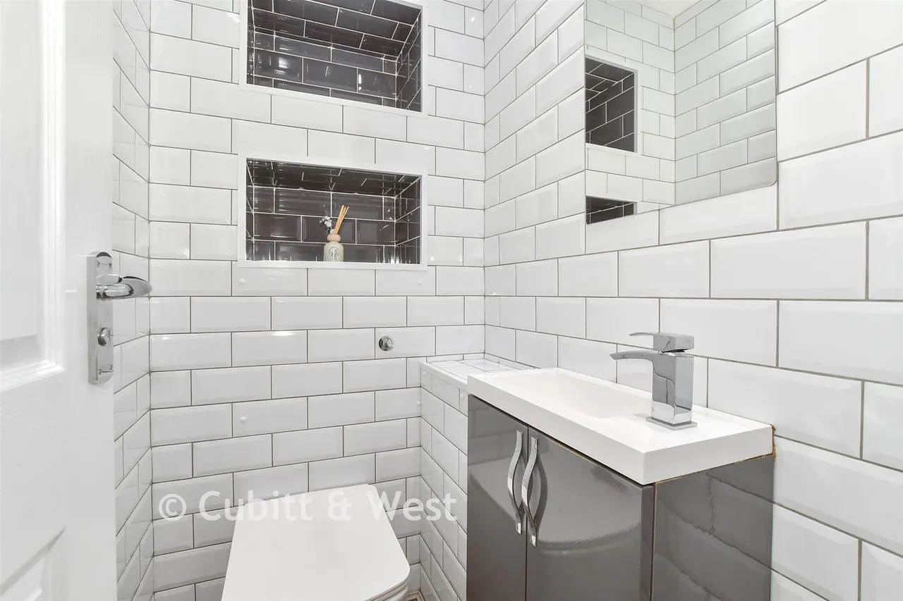 Cook Road, Horsham, RH12, photo 10