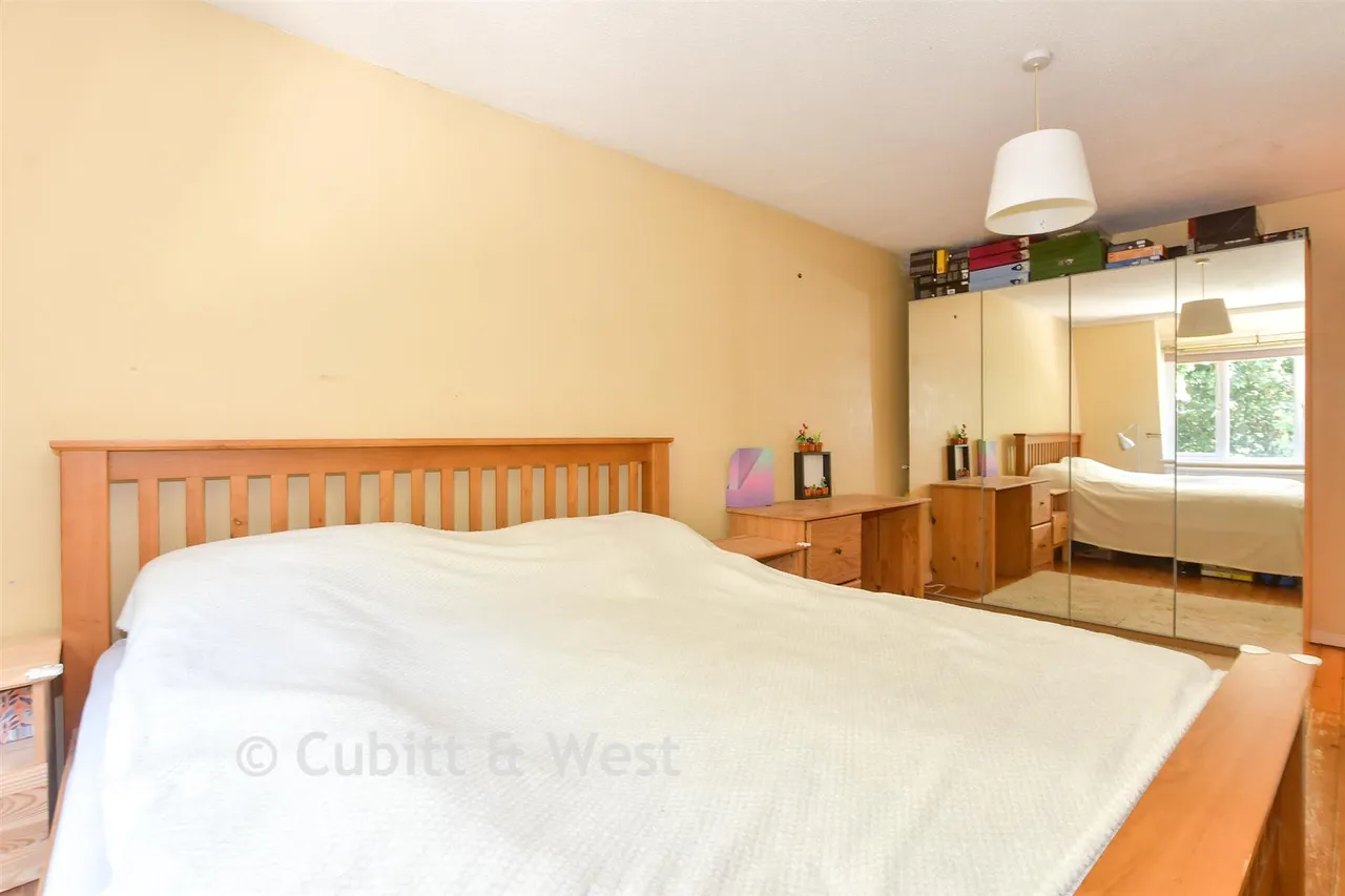 Cook Road, Horsham, RH12, photo 13