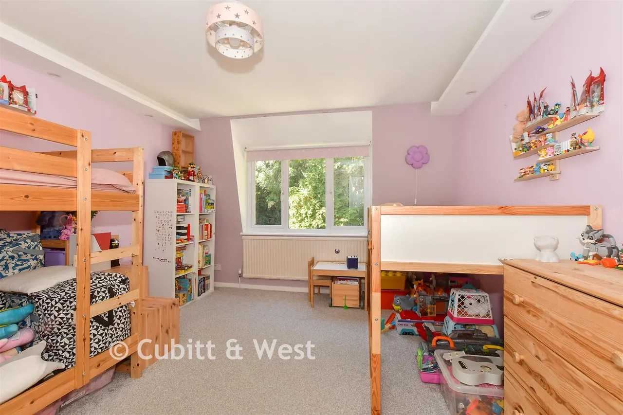 Cook Road, Horsham, RH12, photo 14