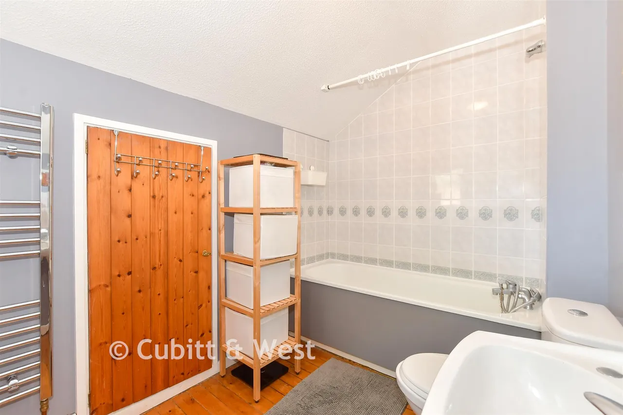 Cook Road, Horsham, RH12, photo 16