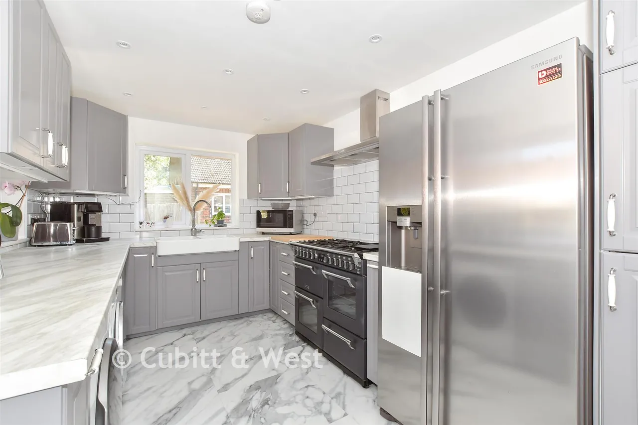 Cook Road, Horsham, RH12, photo 3