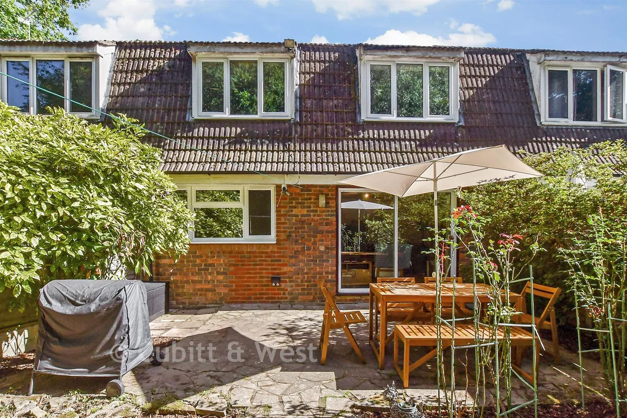 Cook Road, Horsham, RH12, photo 17