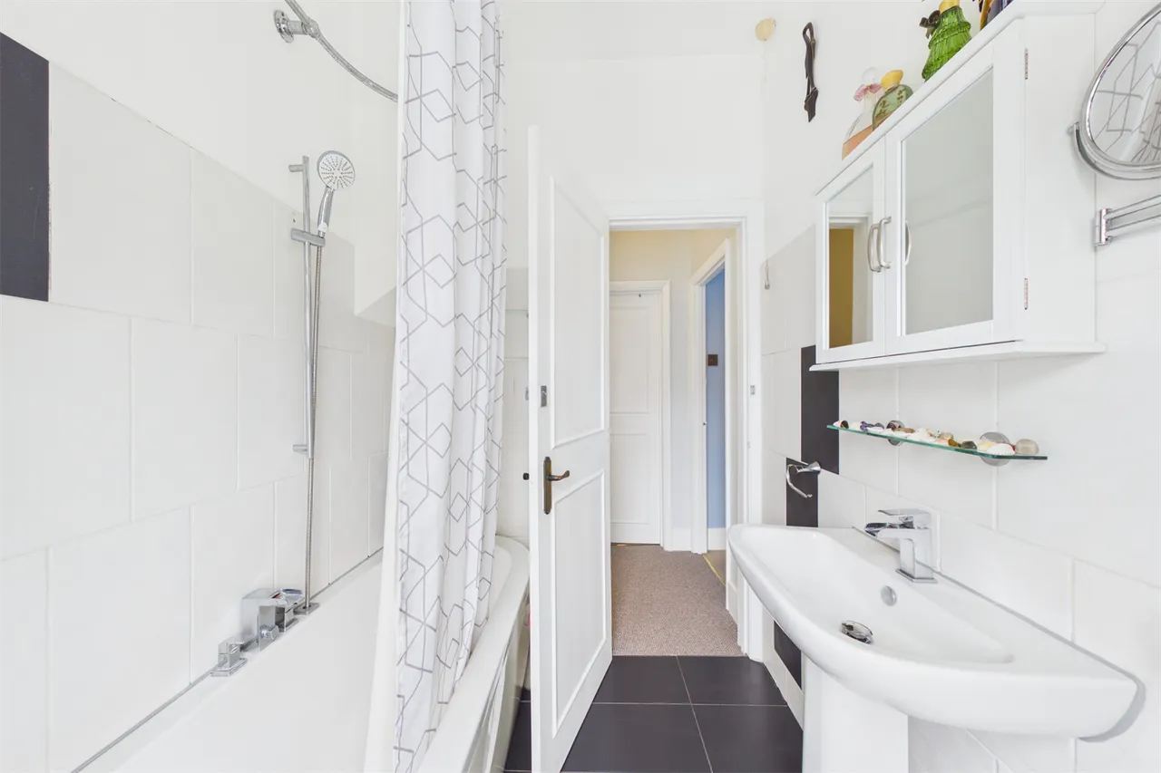 London, Greater London, SW19 2QN, photo 11