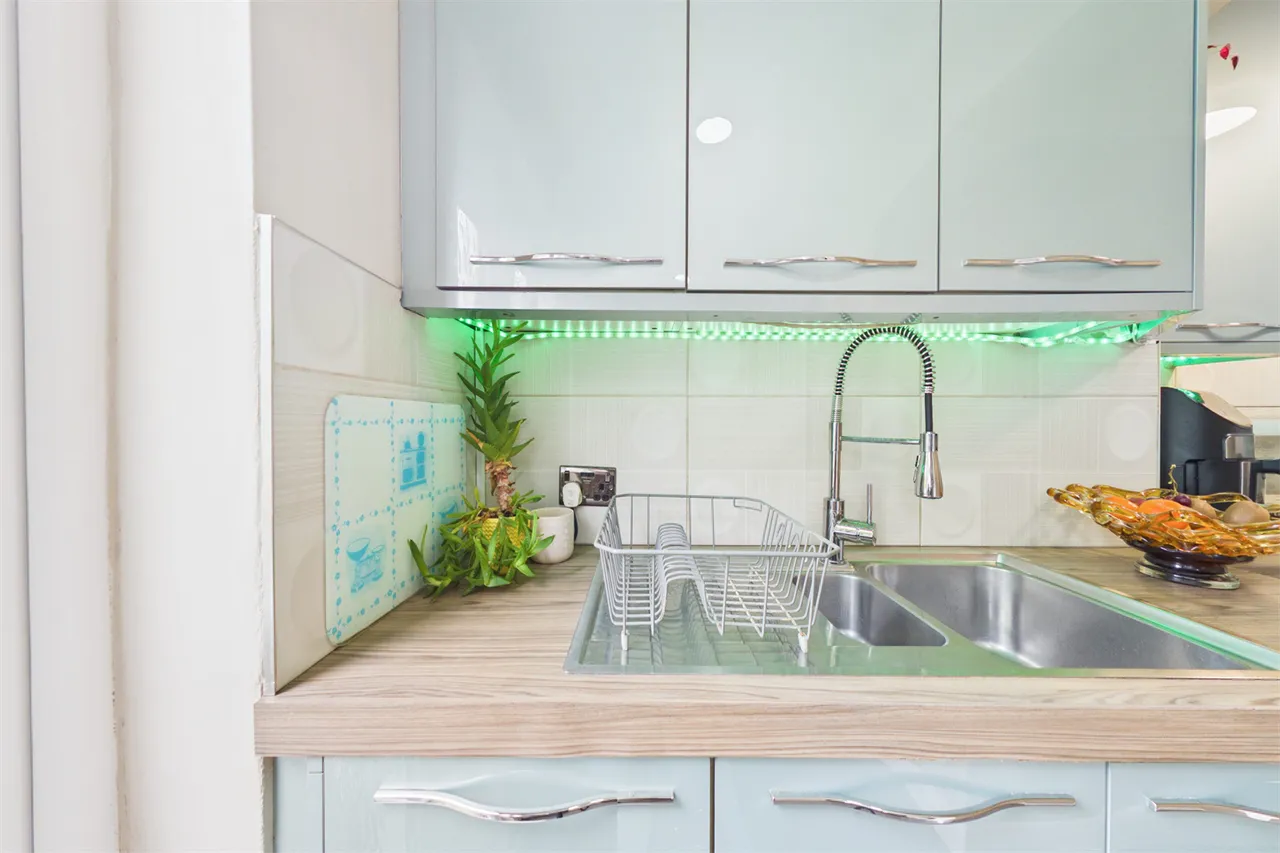 London, Greater London, SW19 2QN, photo 15