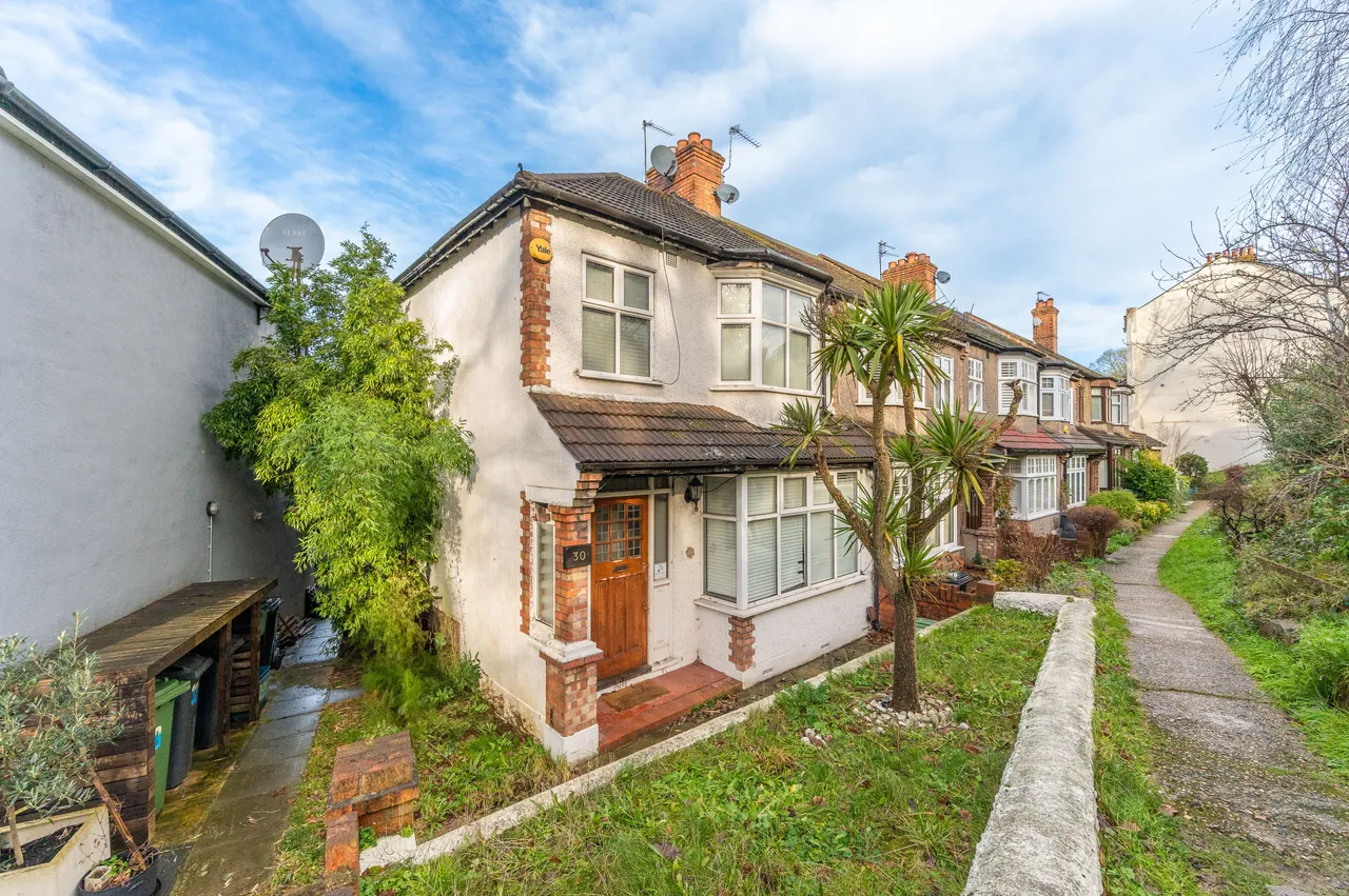 3 bed house for sale, London, SE25