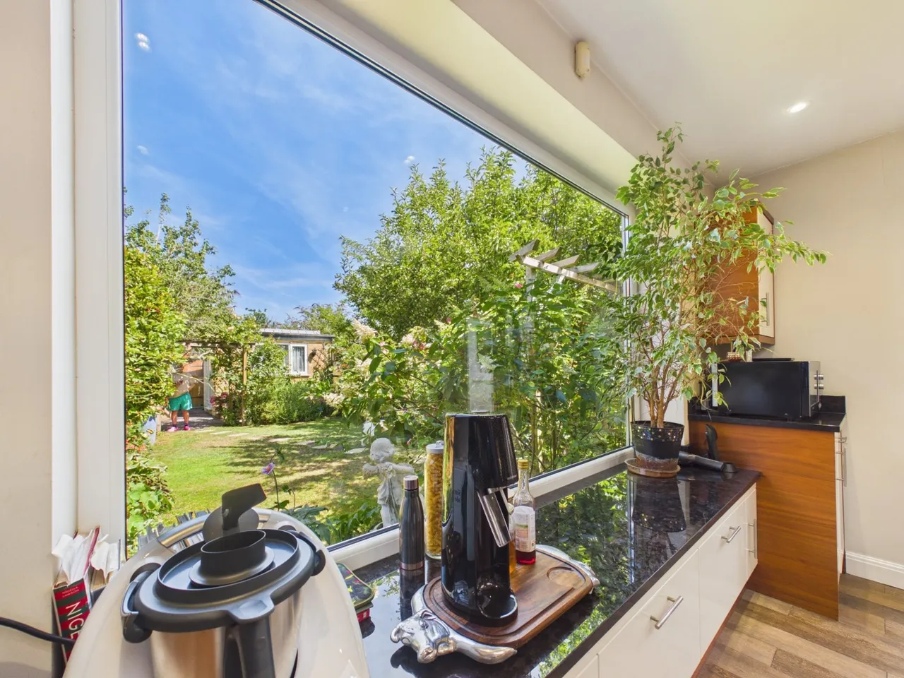 Feltham, Middlesex, photo 17