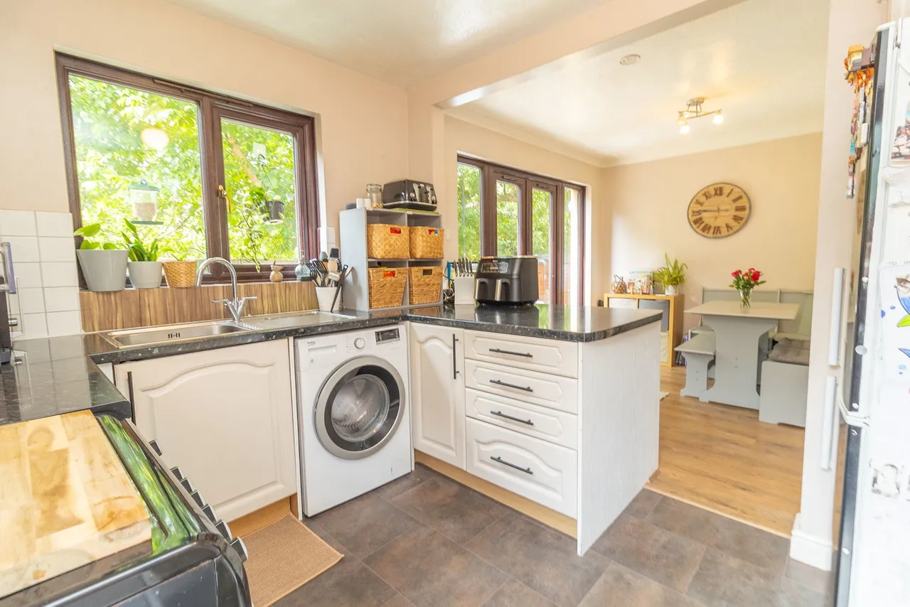 Elmfield Close, Potterspury, NN12, photo 7