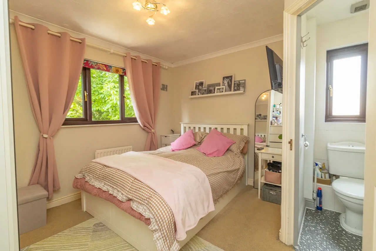 Elmfield Close, Potterspury, NN12, photo 13