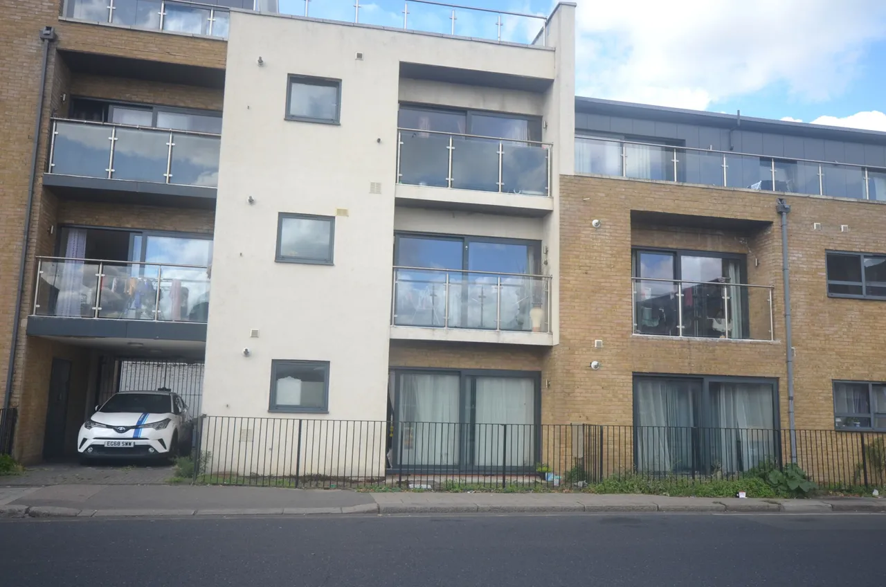 Cranbrook Road, Ilford, IG2 6FN, photo 2