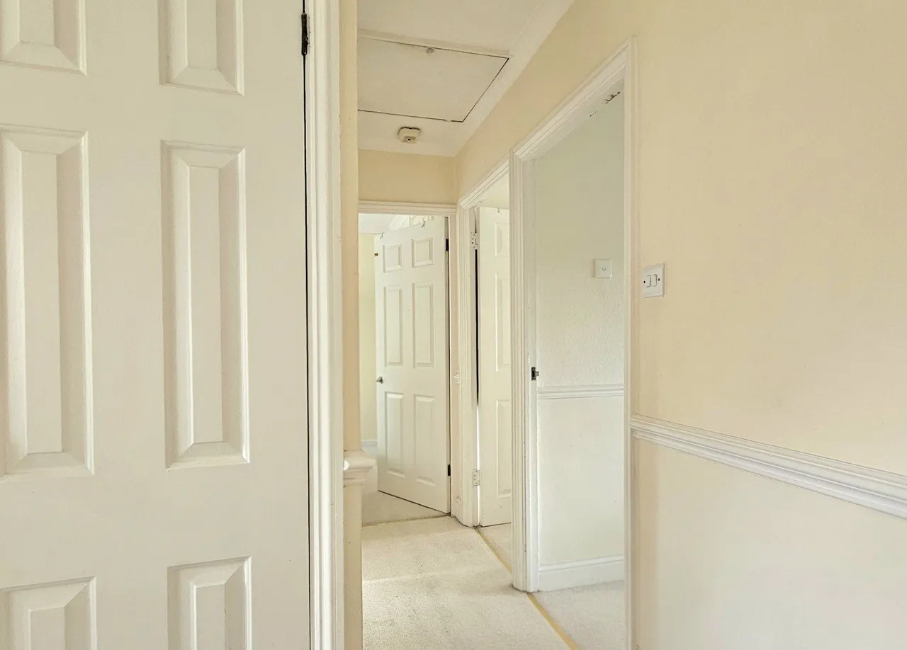 St. Michaels Road, Woking, GU21, photo 8