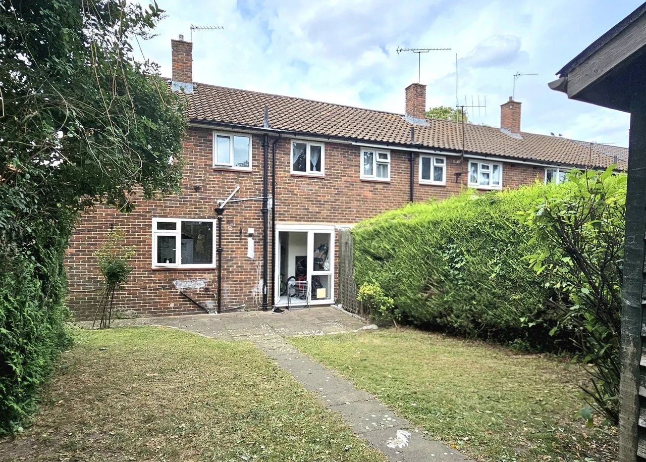 St. Michaels Road, Woking, GU21, photo 23