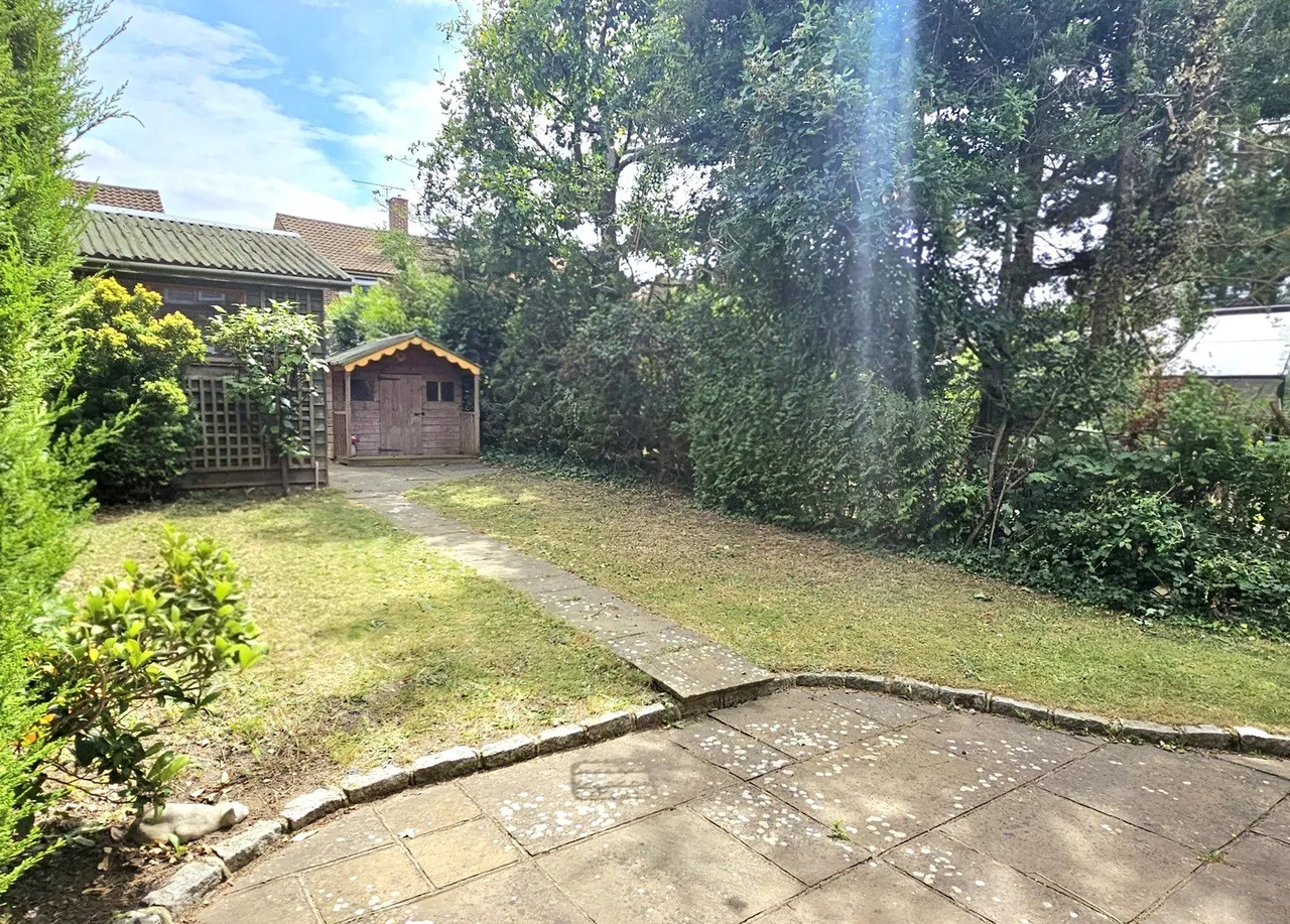 St. Michaels Road, Woking, GU21, photo 5