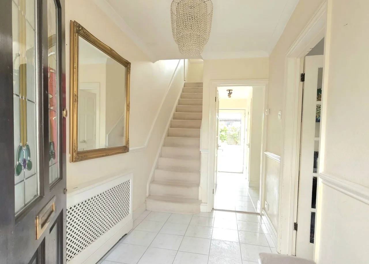 St. Michaels Road, Woking, GU21, photo 6
