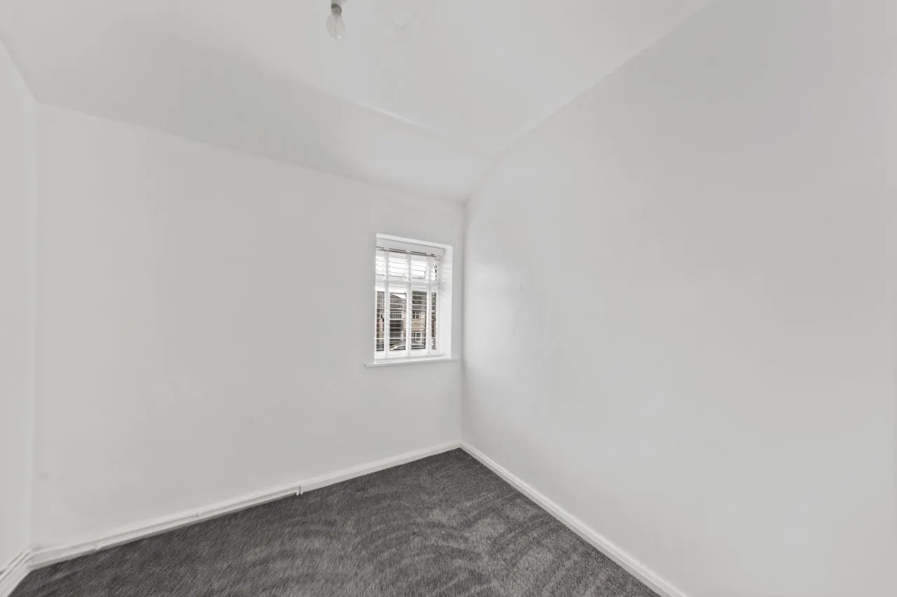 Capesthorne Road, Warrington, WA2, photo 13