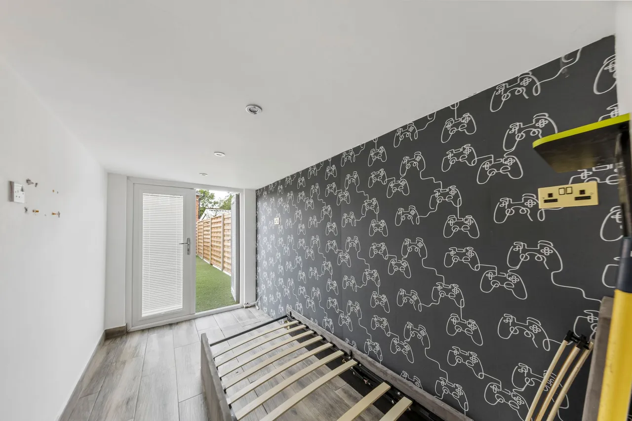 Capesthorne Road, Warrington, WA2, photo 8