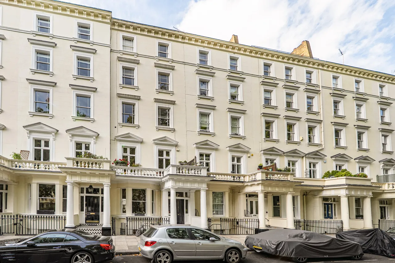 2 bed flat to rent, London, SW1V