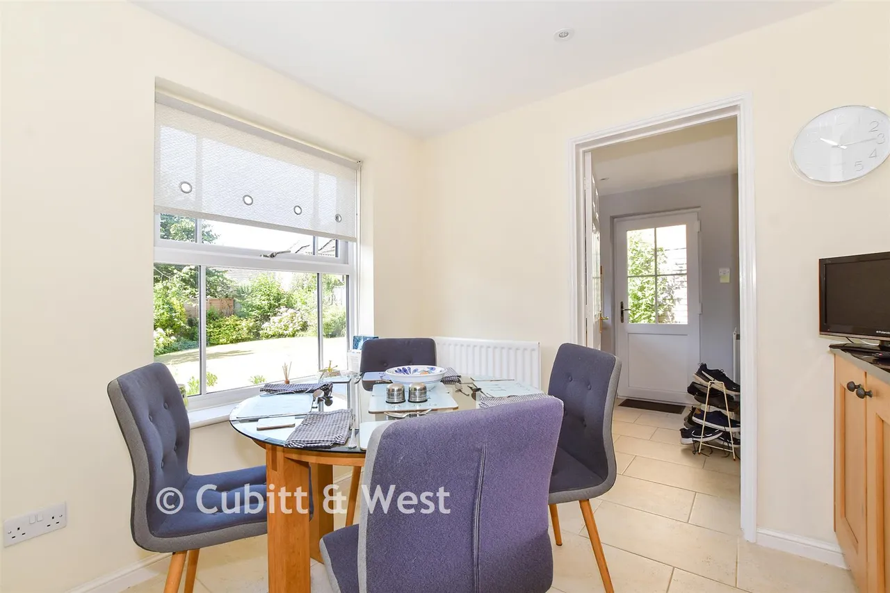 Masons Way, Pulborough, RH20, photo 4