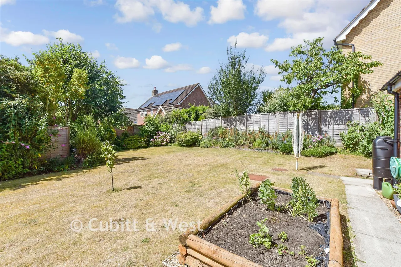 Masons Way, Pulborough, RH20, photo 17