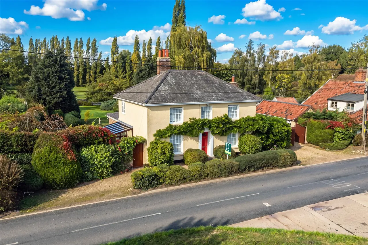 4 bed house for sale, Withersdale Street, Mendham, IP20