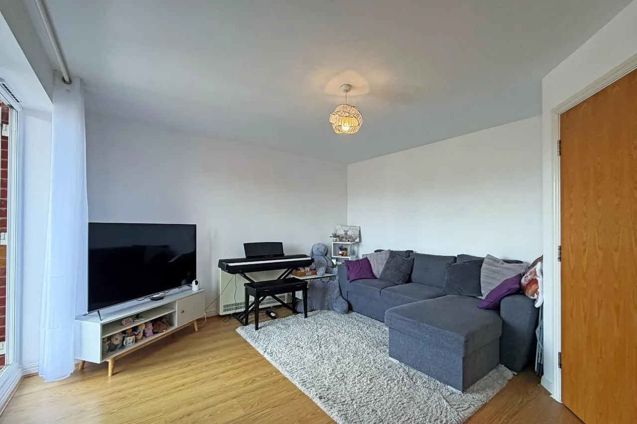 Oakcliffe Road, Baguley, Manchester M23 1DA, photo 4