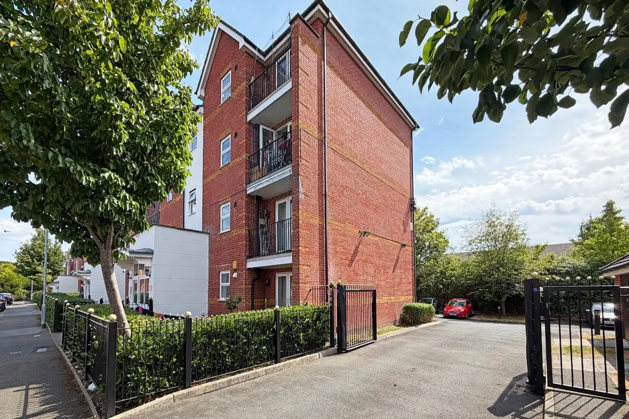 Oakcliffe Road, Baguley, Manchester M23 1DA, photo 22