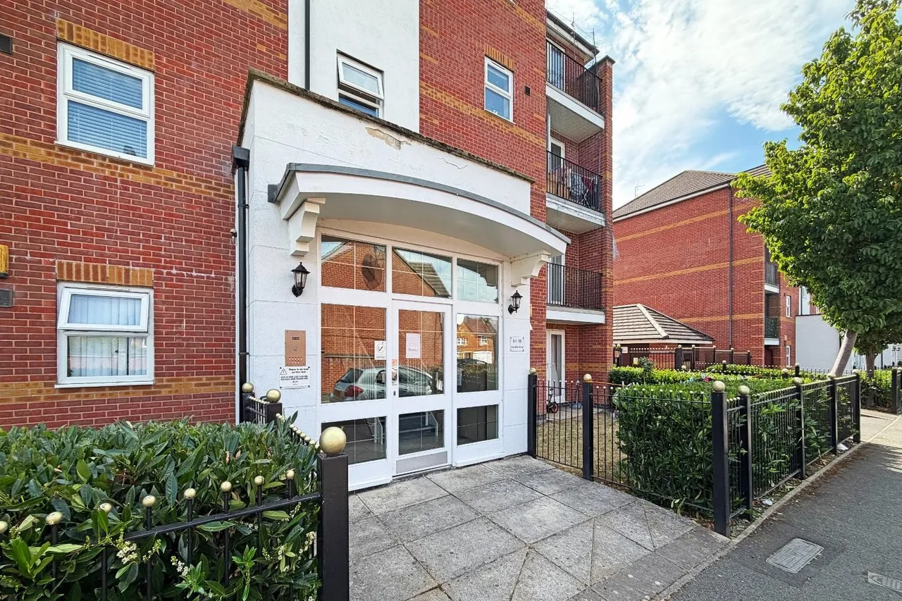 Oakcliffe Road, Baguley, Manchester M23 1DA, photo 21