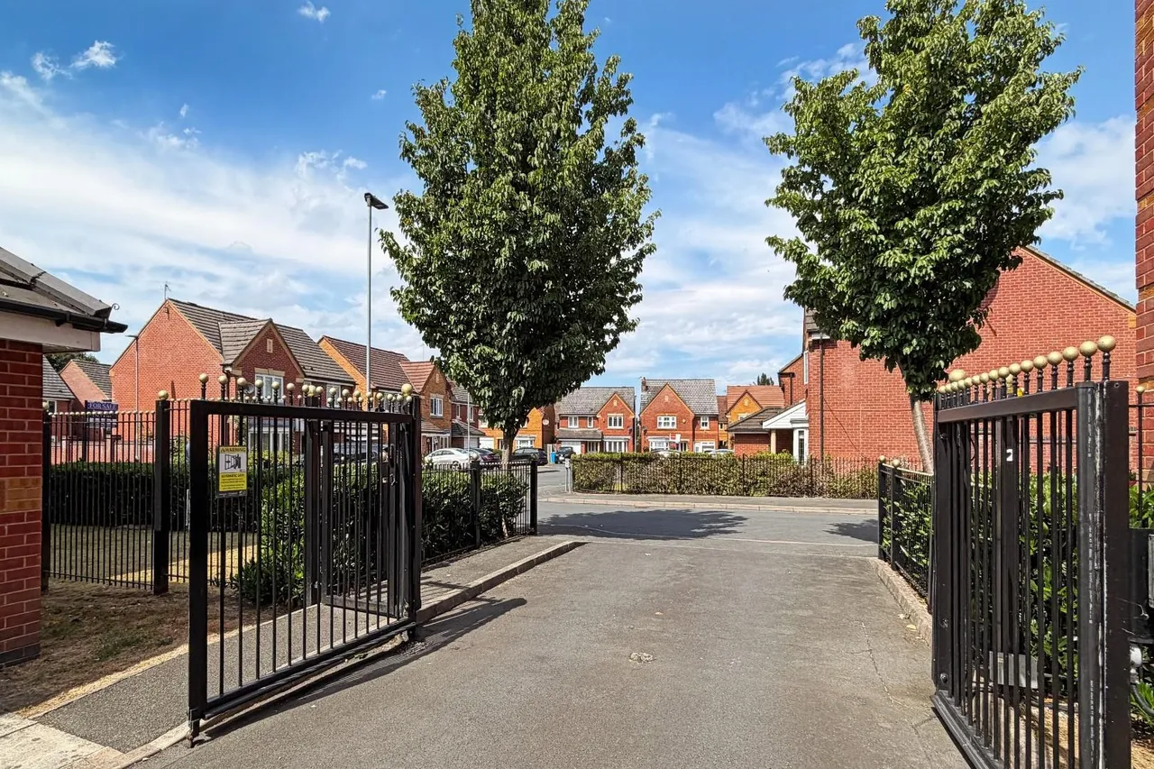 Oakcliffe Road, Baguley, Manchester M23 1DA, photo 23