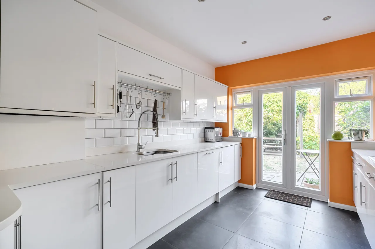 Hows Road, Uxbridge, UB8, photo 5