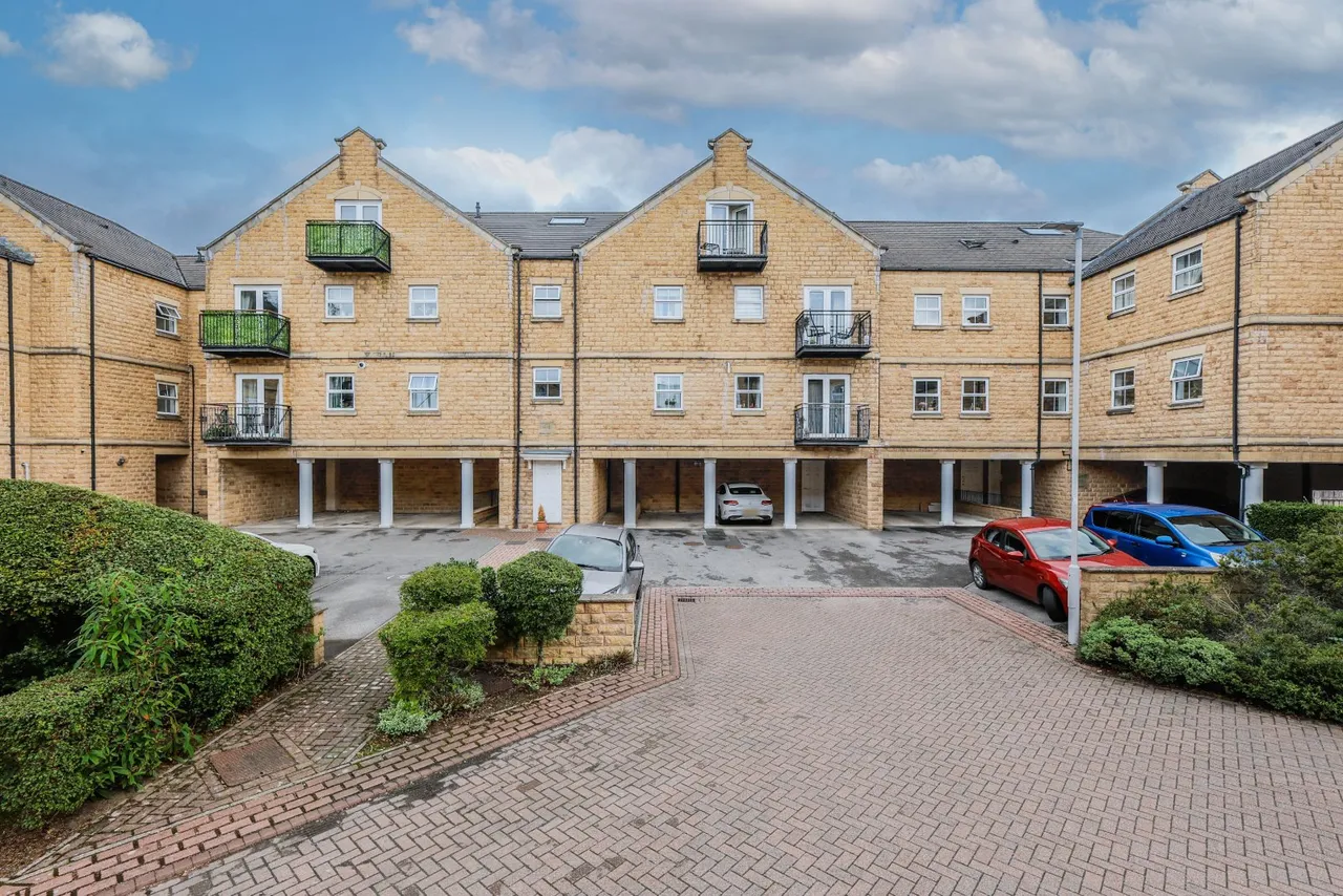 2 bed flat for sale, Narrowboat Wharf, Leeds, LS13