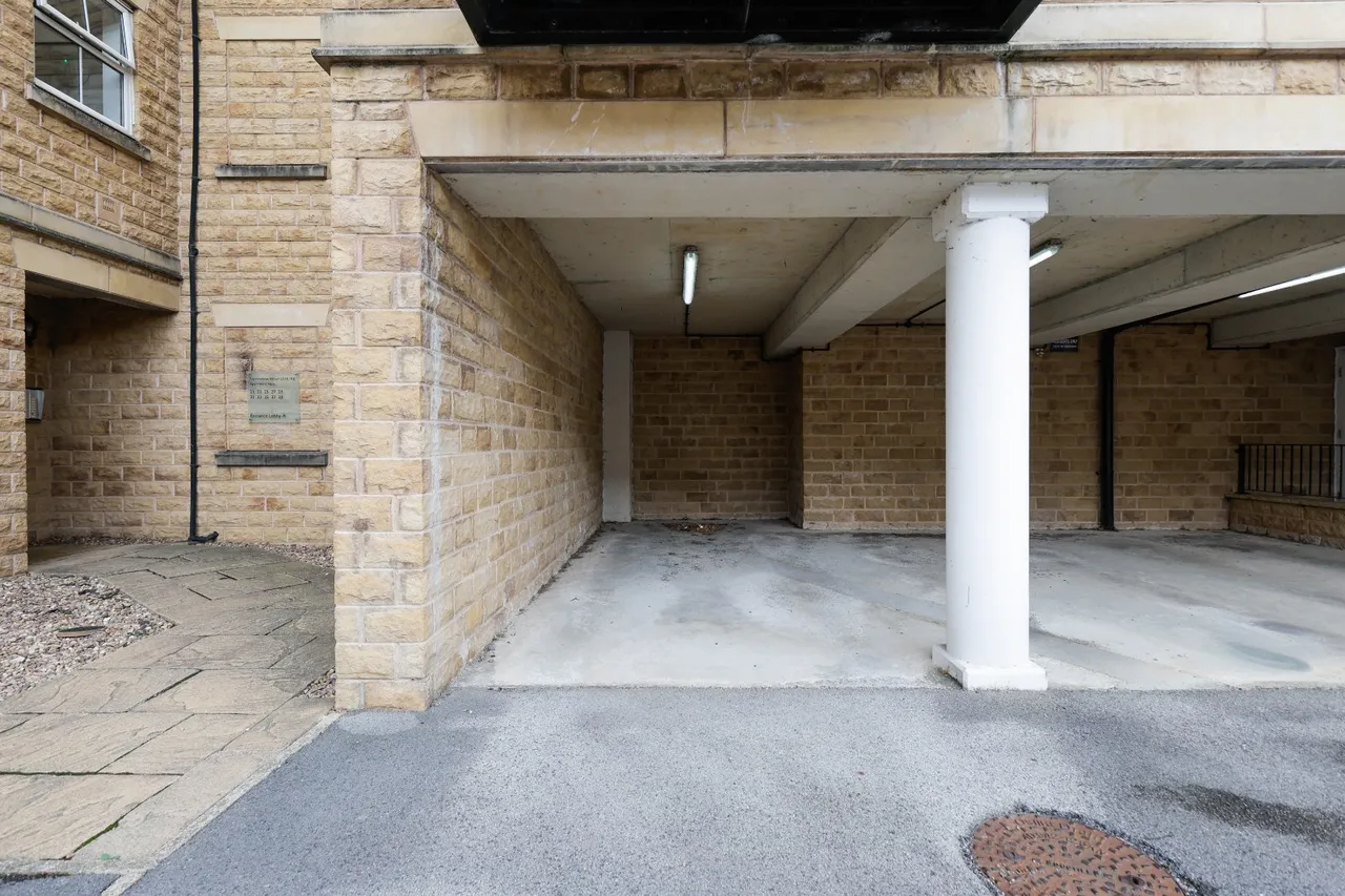 Narrowboat Wharf, Leeds, LS13, photo 16