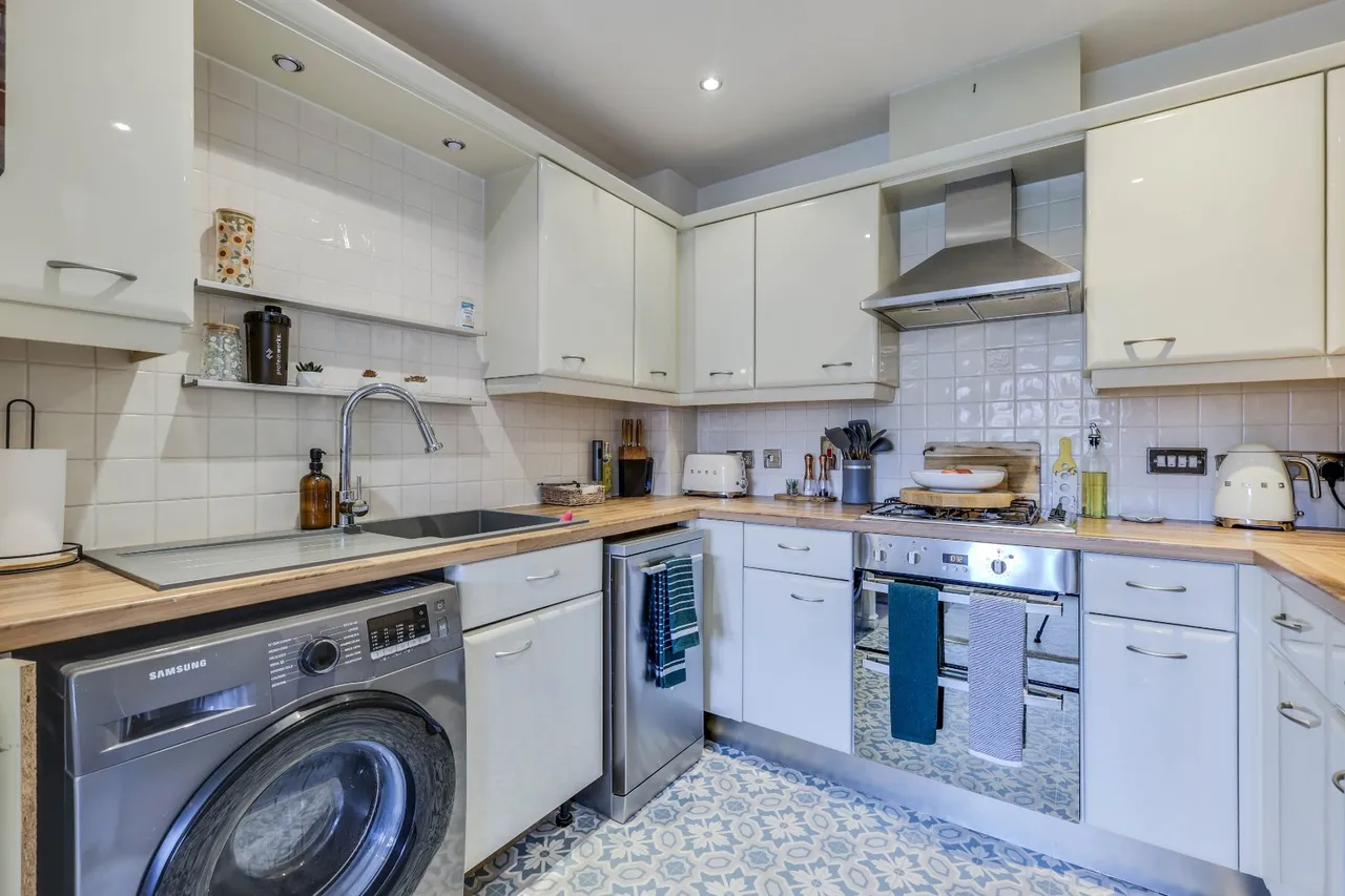 Narrowboat Wharf, Leeds, LS13, photo 6