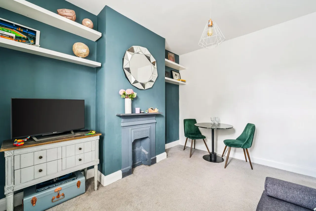 Brook Road South, Brentford, TW8, photo 3