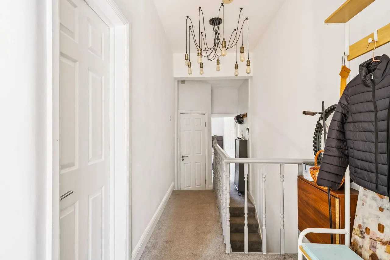 Brook Road South, Brentford, TW8, photo 11
