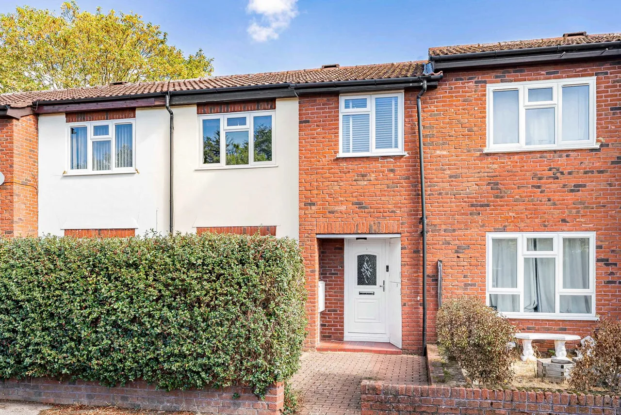 Pooley Avenue, Egham, TW20, photo 25