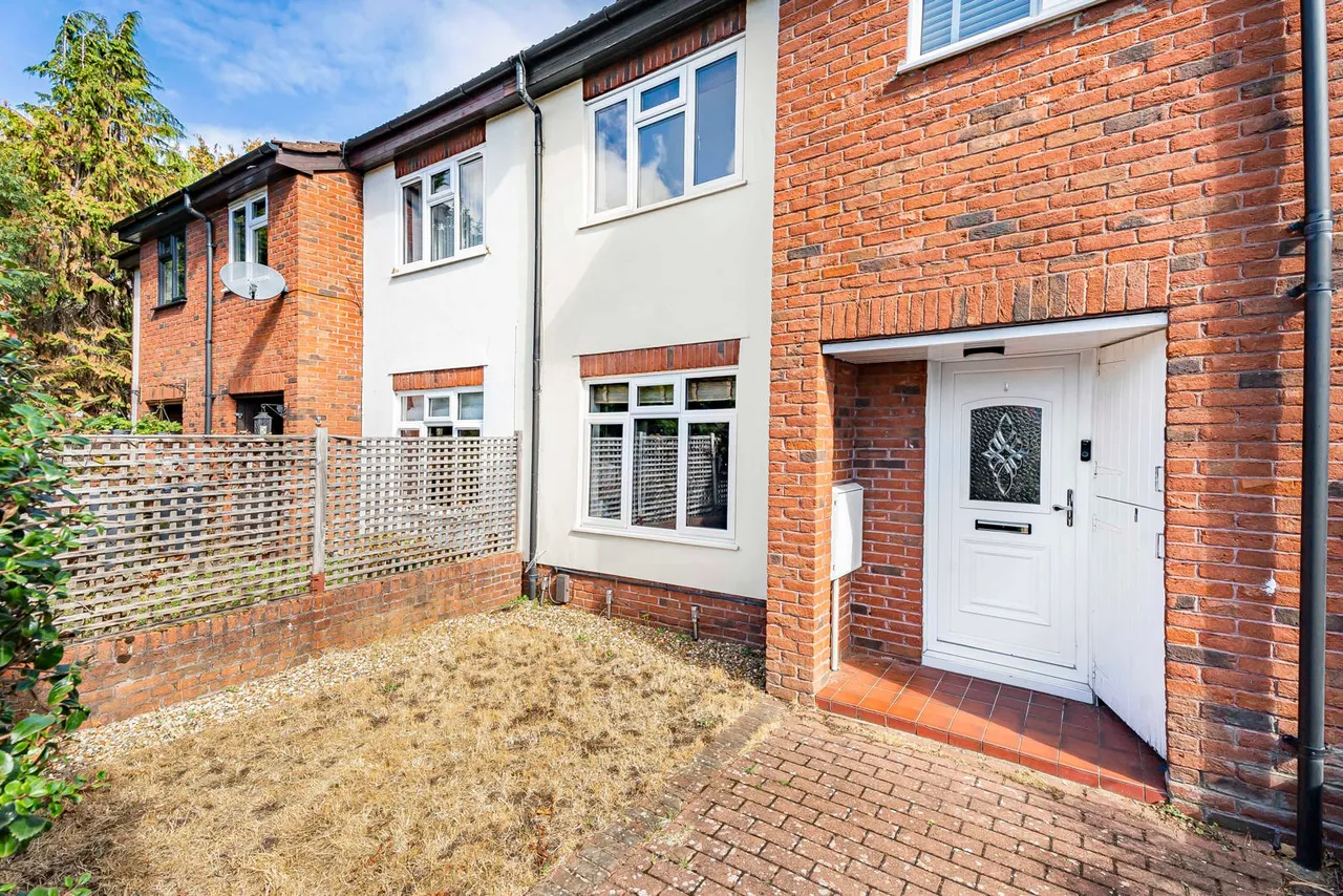 Pooley Avenue, Egham, TW20, photo 24