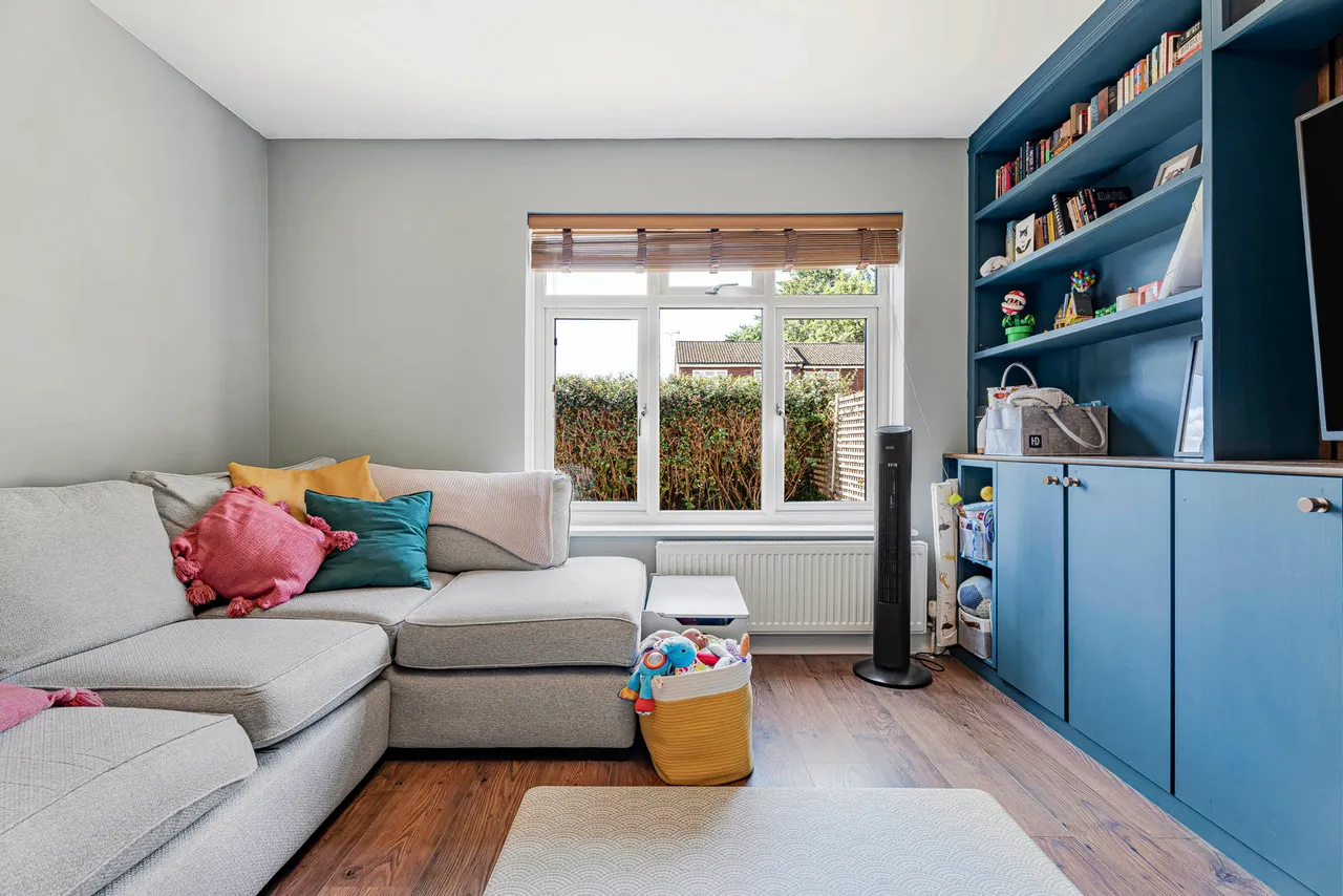 Pooley Avenue, Egham, TW20, photo 11