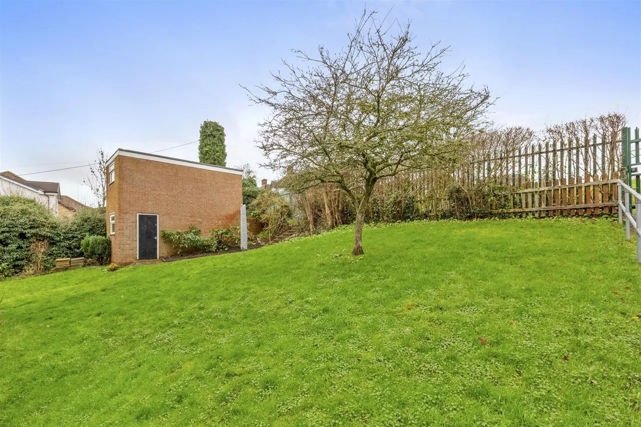 Castleview Gardens, High Wycombe, HP12, photo 11