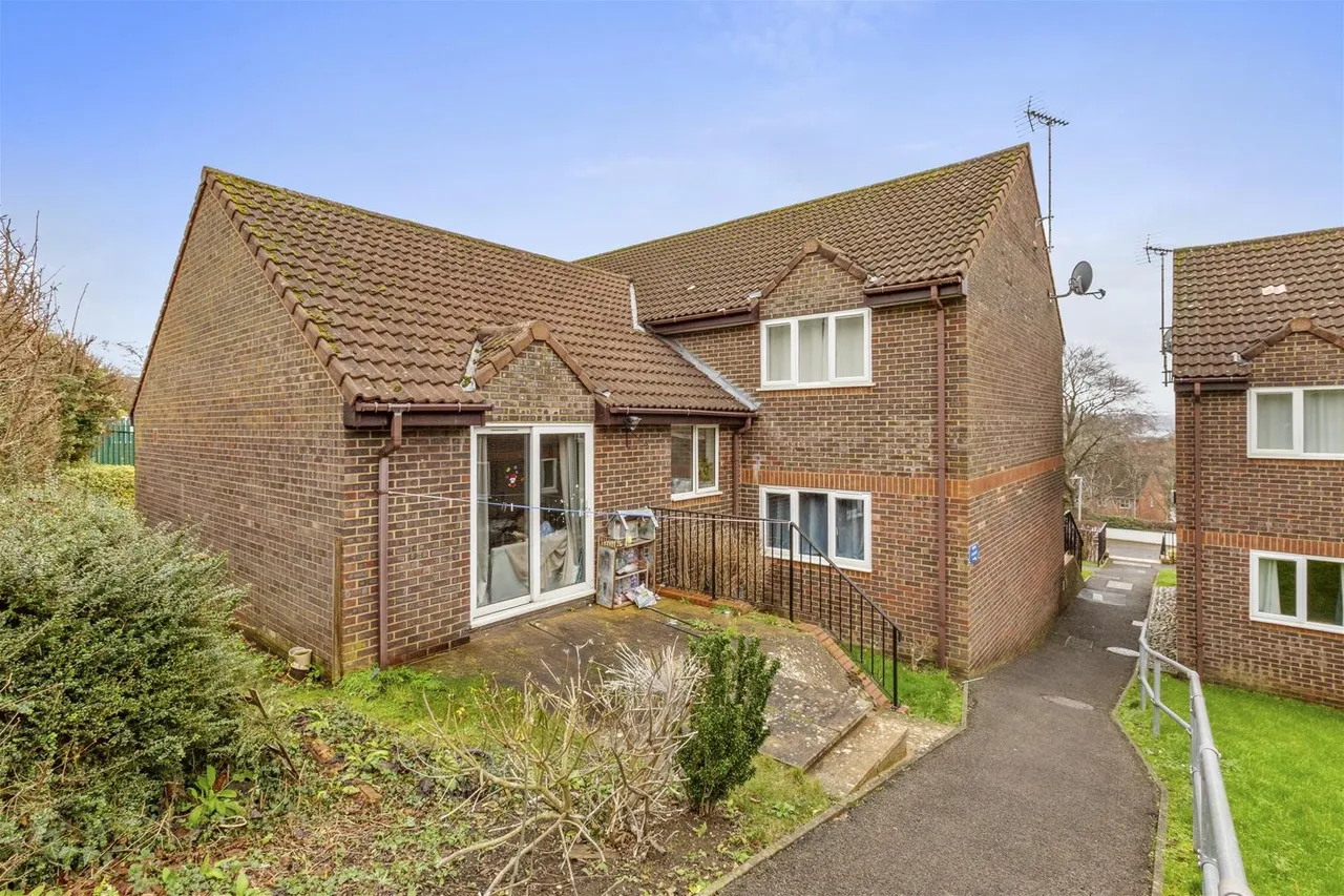 Castleview Gardens, High Wycombe, HP12, photo 8
