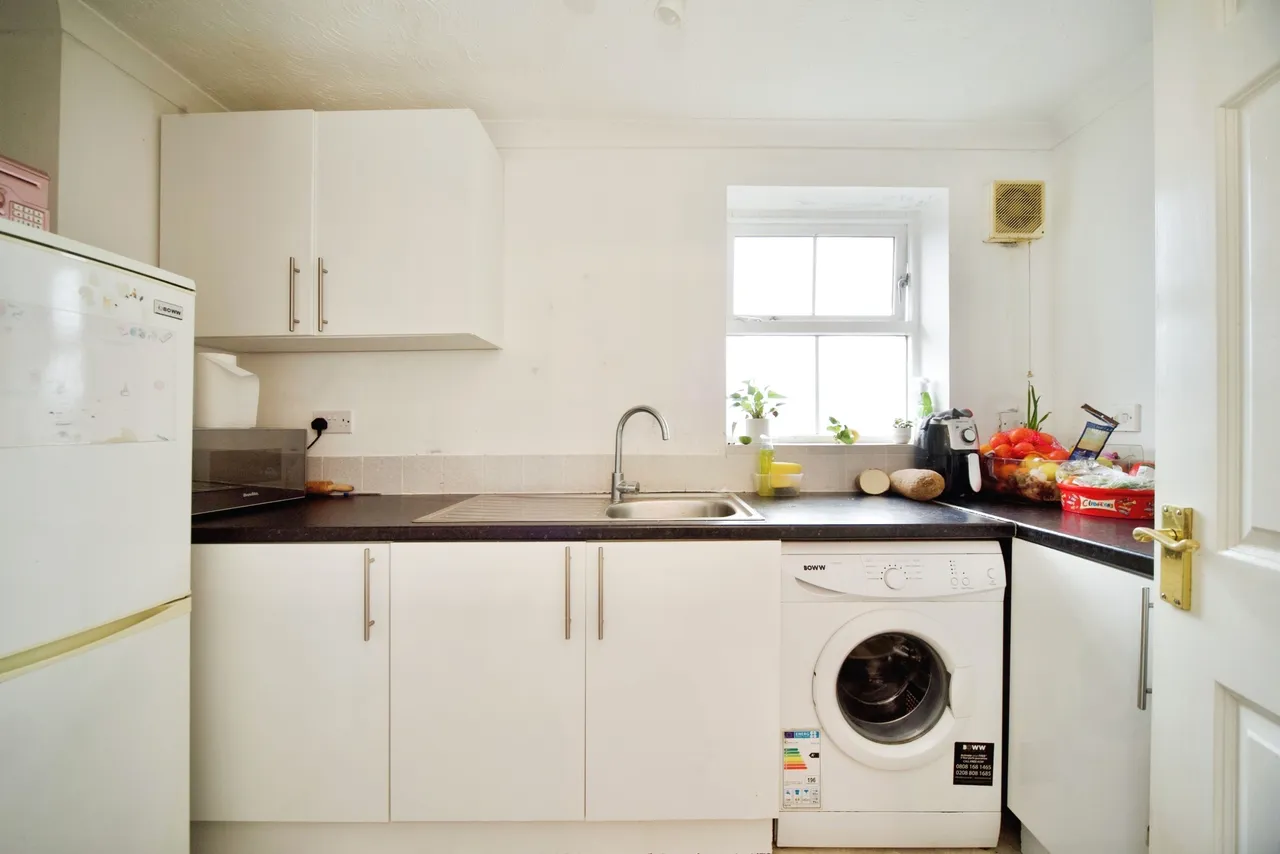 Harston Drive, ENFIELD, Middlesex, EN3, photo 6