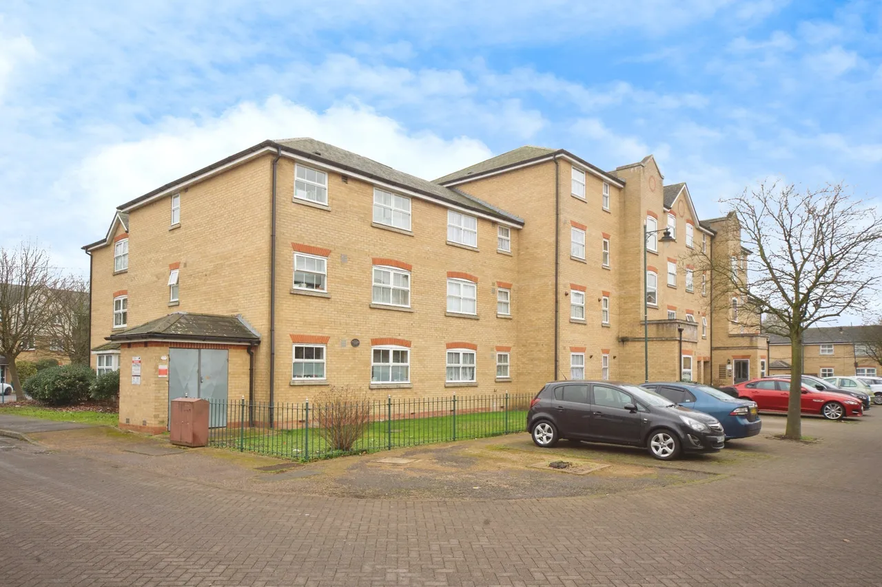 Harston Drive, ENFIELD, Middlesex, EN3, photo 14