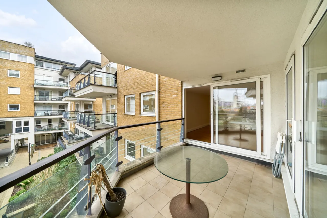 Bluewater House, Smugglers Way, photo 12