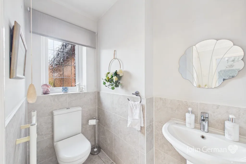 Fox Court, Kings Bromley, photo 10