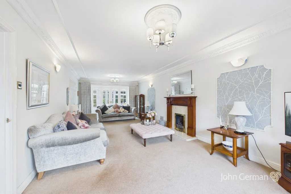 Fox Court, Kings Bromley, photo 5