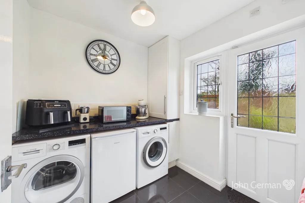 Fox Court, Kings Bromley, photo 9