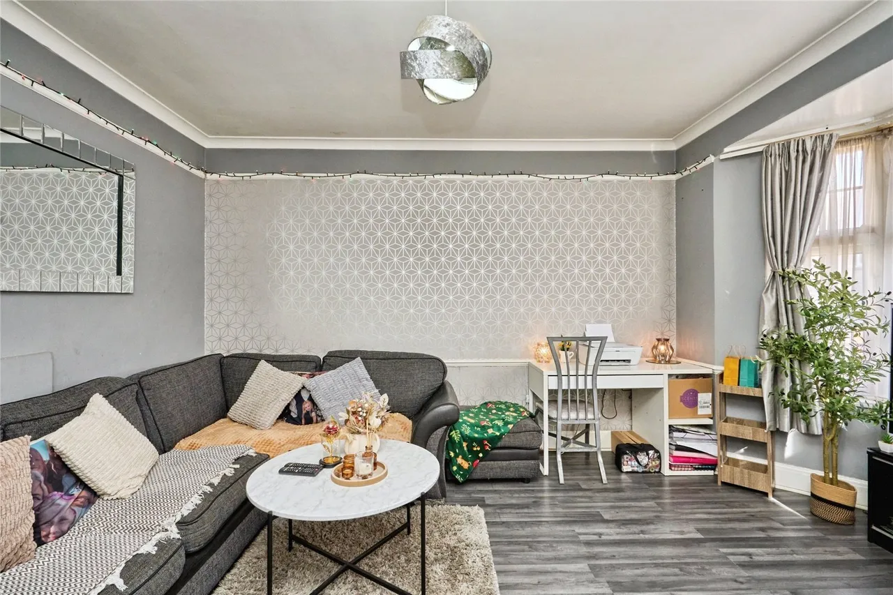 Louis Road, Sandown, PO36, photo 5