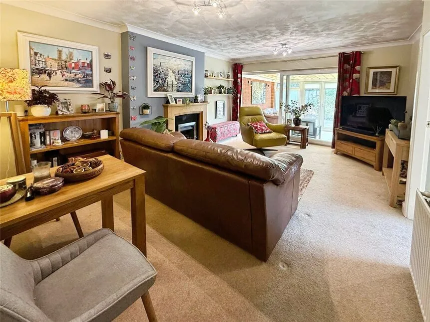 Matlock Drive, North Hykeham, Lincolnshire, LN6, photo 2