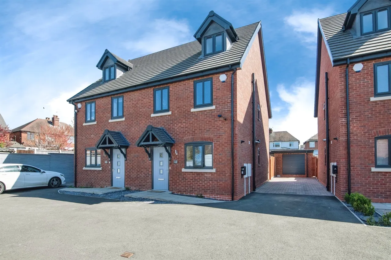 Sienna Way, West Bromwich, B71, photo 16